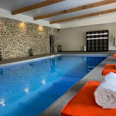 Ξενοδοχείο Hotel-spa-piscine Le Petit Castel Beuzeville-honfleur