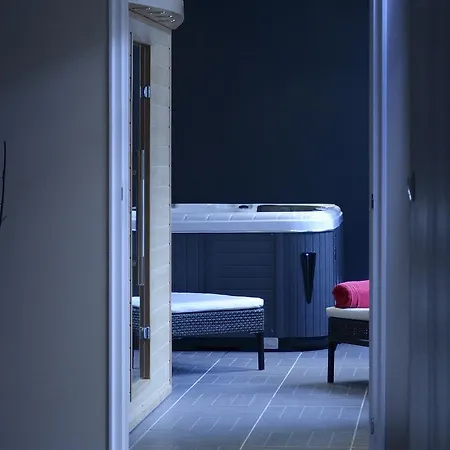 Hotel-spa-piscine Le Petit Castel Beuzeville-honfleur מלון