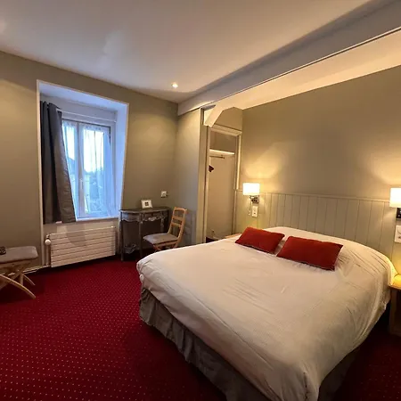 Hotel-spa-piscine Le Petit Castel Beuzeville-honfleur בוזוויל