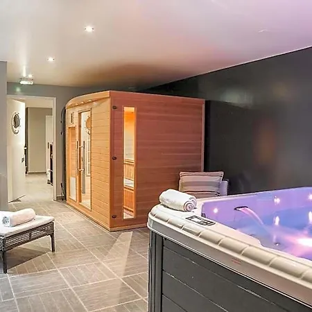Hotel-spa-piscine Le Petit Castel Beuzeville-honfleur فندق