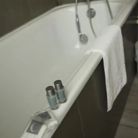 فندق Hotel-spa-piscine Le Petit Castel Beuzeville-honfleur 3*