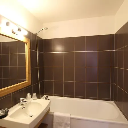 فندق Hotel-spa-piscine Le Petit Castel Beuzeville-honfleur بوزفيل