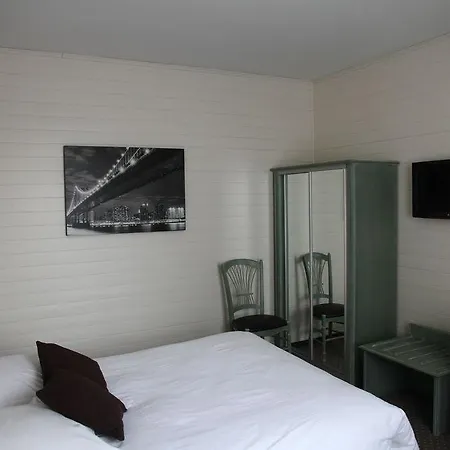 Hotel-spa-piscine Le Petit Castel Beuzeville-honfleur بوزفيل