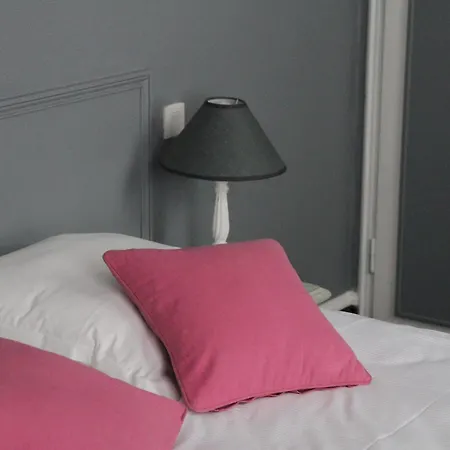 מלון Hotel-spa-piscine Le Petit Castel Beuzeville-honfleur בוזוויל